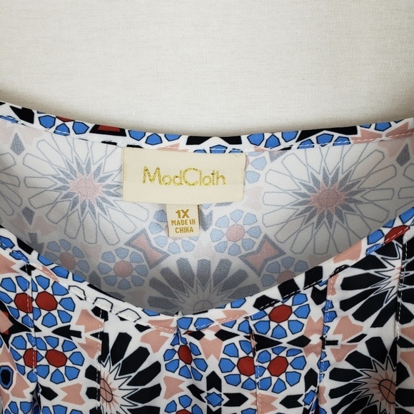 EUC ModCloth Blue Floral Ruffle Strap Cami Top Kaleidoscope Print Size 1X - Picture 8 of 8